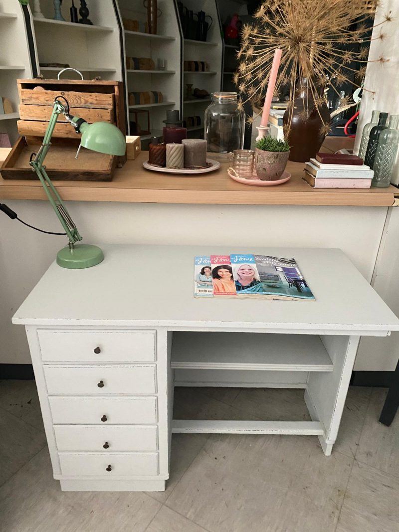 Brocantee bureau petit