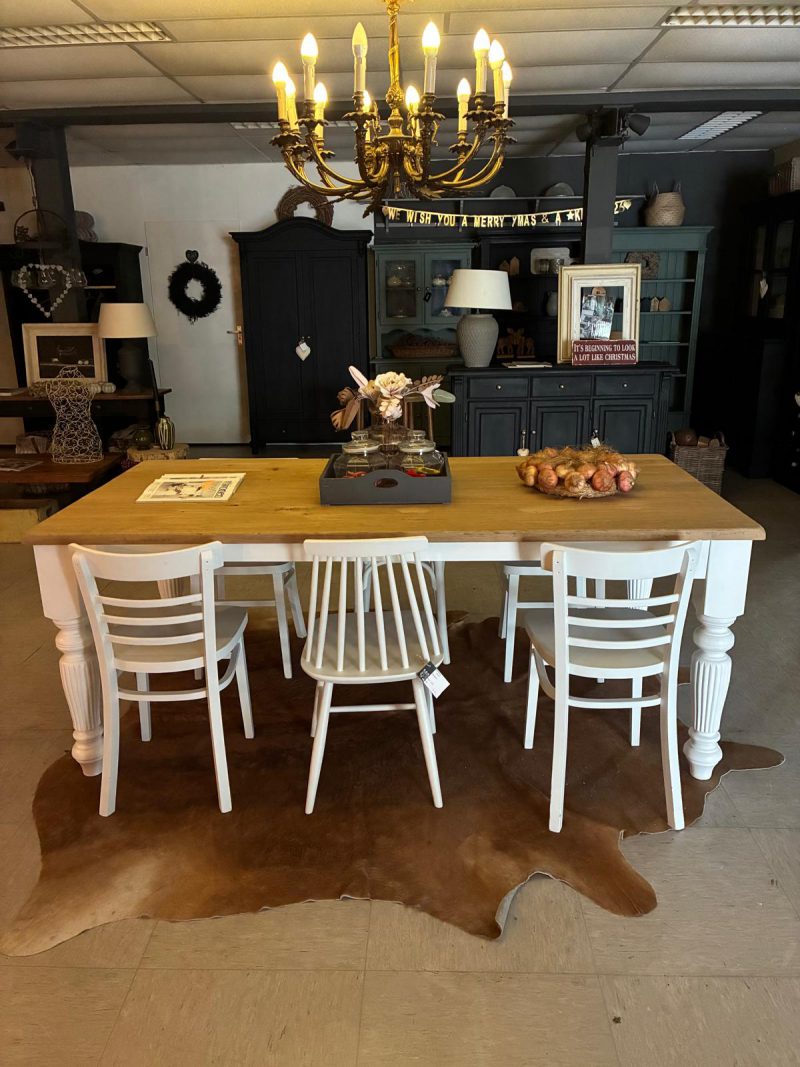 Brocante tafel Blanc