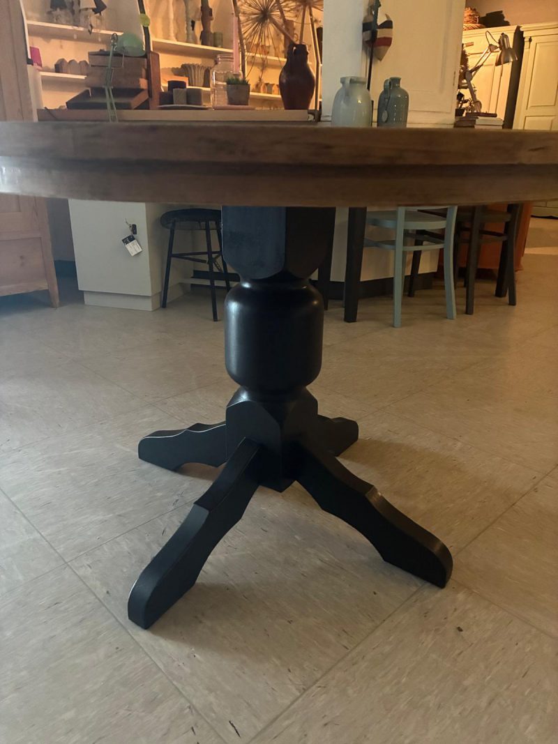 Ronde eettafel Brest