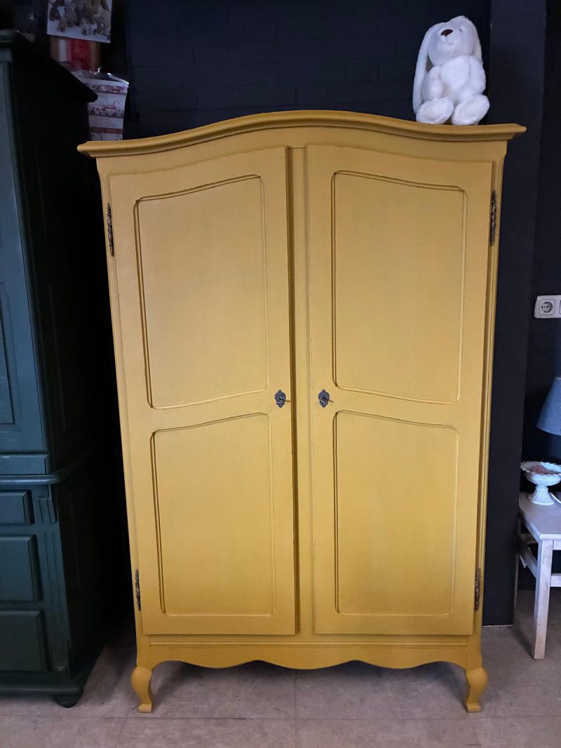 Kast Jaune
