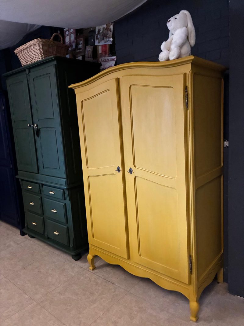 Kast Jaune