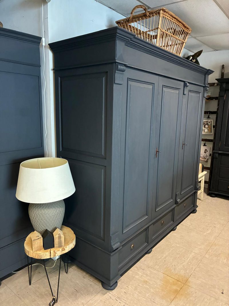 Brocante demontabele 3 deurs kledingkast